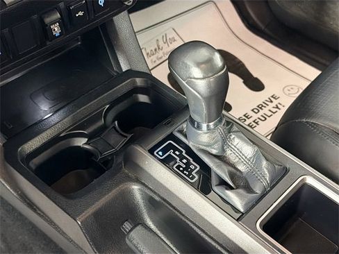 Used 2022 Toyota Tacoma TRD Off-Road image 17