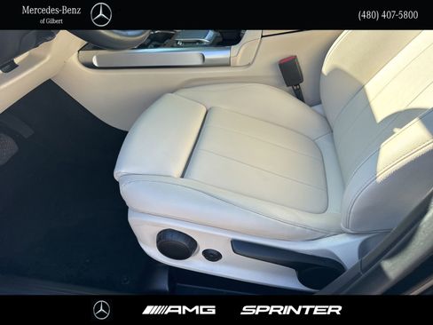 Certified 2022 Mercedes-Benz GLB 250 image 12