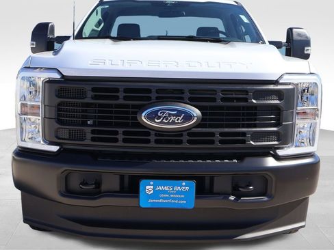 New 2026 Ford F250 XL w/ F-250 >10K GVWR Package AWD/4WD image 7