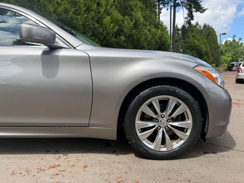 Used 2012 INFINITI M35 w/ Premium Pkg RWD image 3