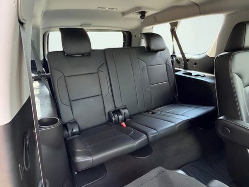 Used 2015 Chevrolet Suburban LTZ RWD image 44