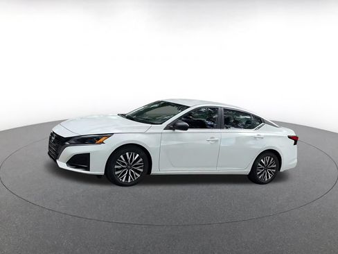 Used 2026 Nissan Altima 2.5 SV FWD image 8