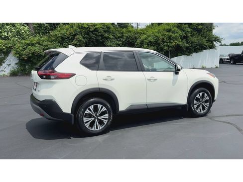 Used 2023 Nissan Rogue SV FWD image 8