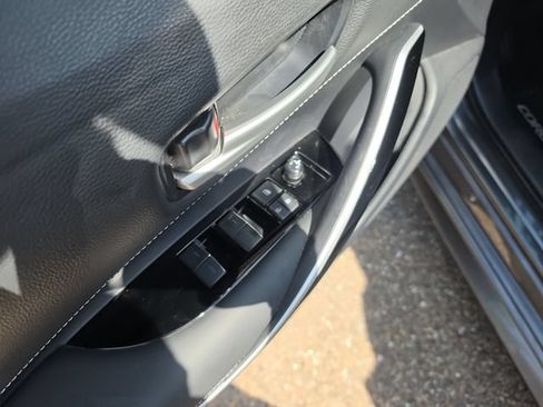 Used 2022 Toyota Corolla XSE FWD image 11
