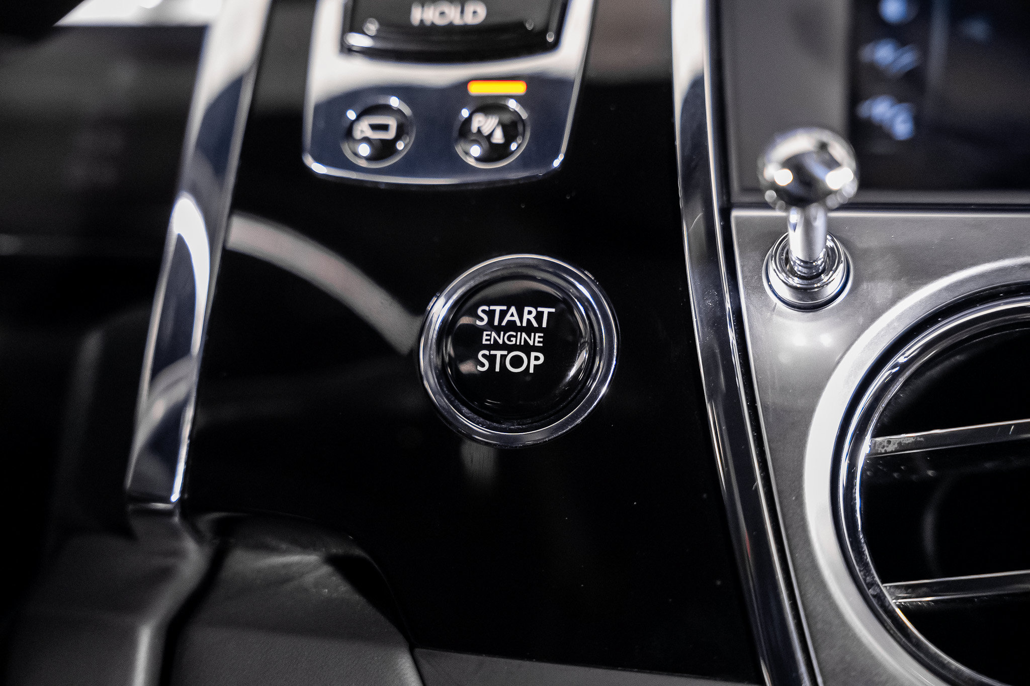 Used 2020 Rolls-Royce Wraith RWD image 56