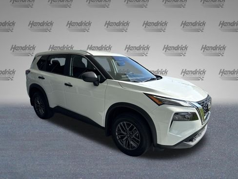 Used 2023 Nissan Rogue S AWD/4WD image 2
