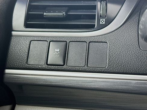 Used 2013 Toyota Camry LE image 16