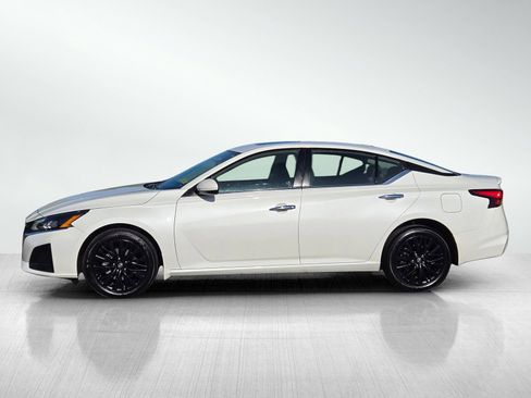 Used 2025 Nissan Altima 2.5 SV w/ SV Special Edition Package AWD/4WD image 10