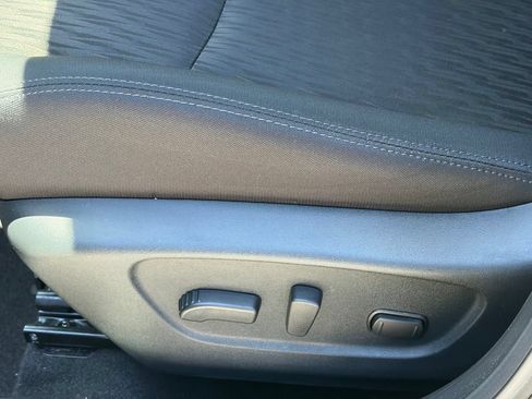 Used 2020 Nissan Rogue SV w/ Premium Package FWD image 5
