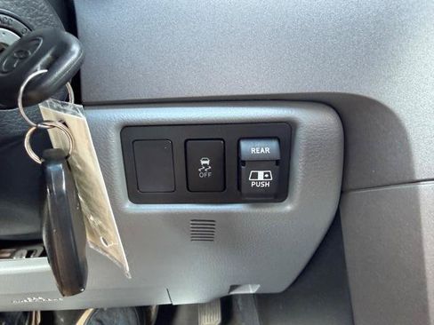 Used 2012 Toyota Tundra 4x4 Double Cab w/ SR5 Pkg image 31