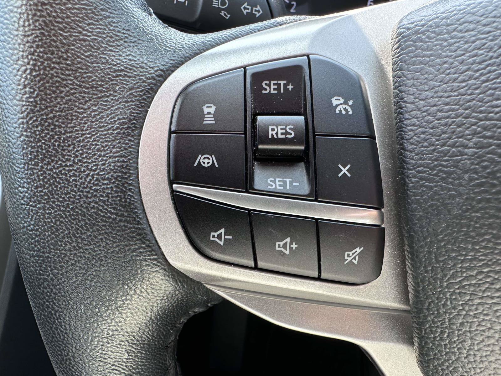 Used 2022 Ford Explorer XLT w/ Equipment Group 202A AWD/4WD image 18