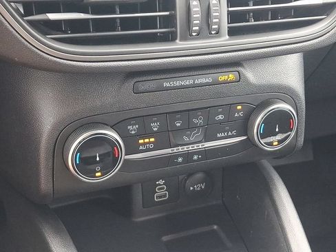 Used 2025 Ford Escape Active AWD/4WD image 16