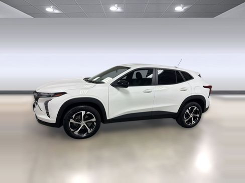 Used 2024 Chevrolet Trax RS w/ Driver Confidence Package image 18