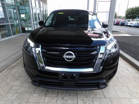 Certified 2024 Nissan Pathfinder S image 2