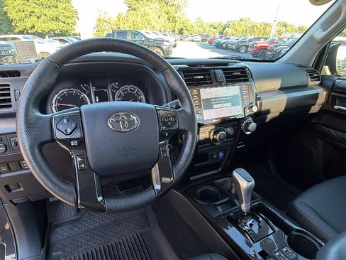 Used 2024 Toyota 4Runner TRD Off-Road Premium AWD/4WD image 5