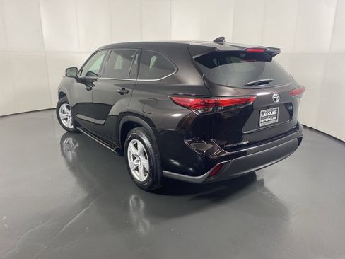 Used 2020 Toyota Highlander L image 10