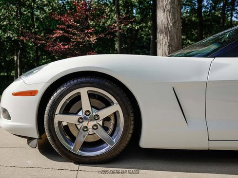 Used 2005 Chevrolet Corvette Convertible w/ Preferred Equipment Group RWD image 4