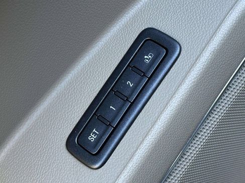 Used 2017 Chevrolet Tahoe Premier AWD/4WD image 19