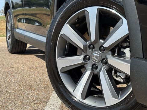 Used 2024 Honda Pilot Elite image 2