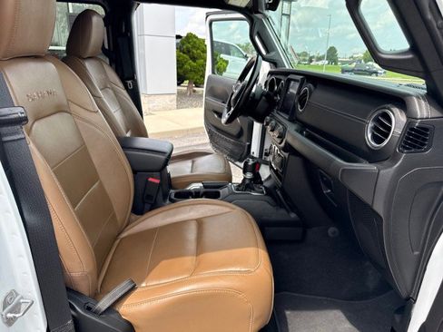Used 2021 Jeep Wrangler Unlimited Sahara AWD/4WD image 31