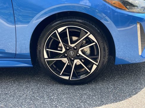 Used 2025 Nissan Sentra SR FWD image 12