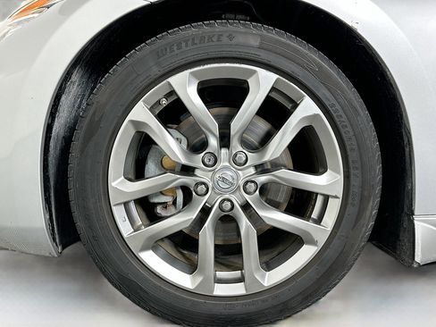 Used 2014 Nissan 370Z Coupe image 11