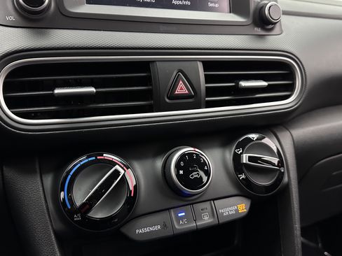 Used 2021 Hyundai Kona SE image 14