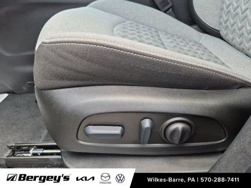 Used 2022 Chevrolet Equinox LS w/ LS Convenience Package AWD/4WD image 13