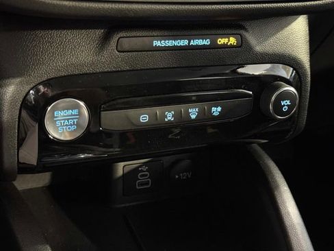 Used 2025 Ford Escape SE image 23