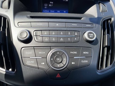 Used 2015 Ford Focus SE w/ SE Sport Package FWD image 28