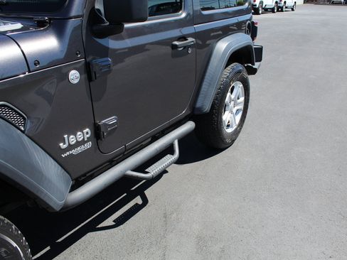 Used 2018 Jeep Wrangler Sport AWD/4WD image 19