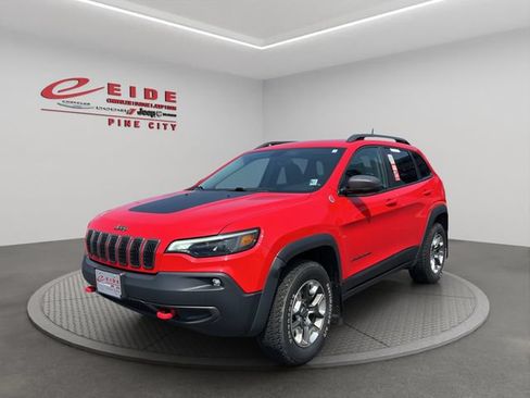 Used 2019 Jeep Cherokee Trailhawk w/ Comfort & Convenience Group AWD/4WD image 1