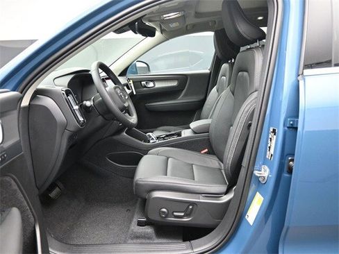 New 2024 Volvo XC40 B5 Plus w/ Protection Package Premier image 15
