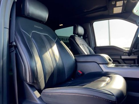 Certified 2022 Ford F250 Platinum w/ FX4 Off-Road Package AWD/4WD image 19