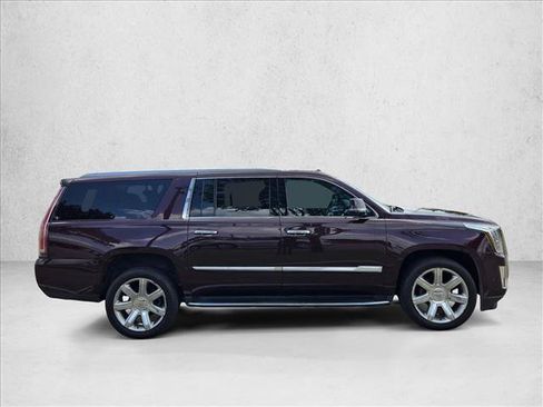 Used 2017 Cadillac Escalade ESV Luxury RWD image 4