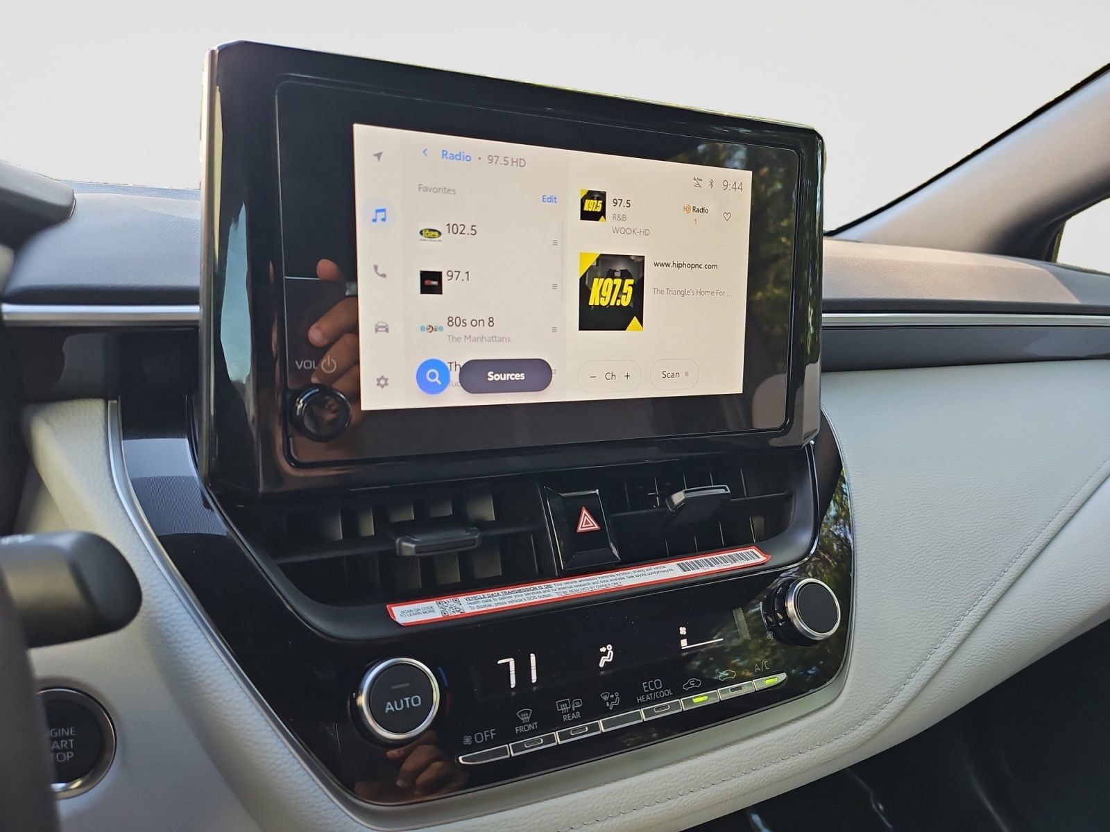 Used 2025 Toyota Corolla SE FWD image 27