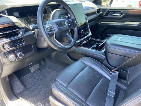 Used 2025 GMC Yukon Denali AWD/4WD image 6