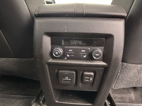 Used 2019 Chevrolet Traverse Premier w/ Redline Edition image 21