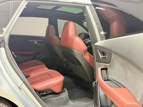 Used 2024 Audi SQ8 Prestige w/ Prestige Package image 54