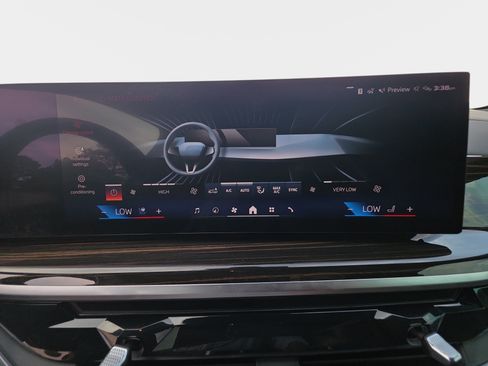 Used 2025 BMW X5 M60i AWD/4WD image 23