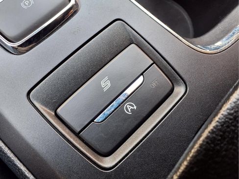 Used 2020 Ford Fusion SE FWD image 21