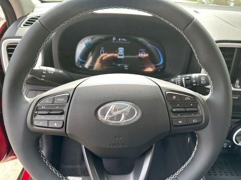 New 2025 Hyundai Venue Limited image 20
