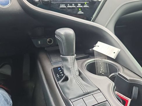 Used 2024 Toyota Camry SE FWD image 19