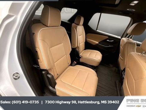 Used 2023 Chevrolet Traverse Premier image 20