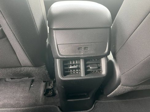 Used 2025 Chevrolet Equinox LT FWD image 21
