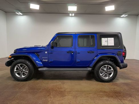 Used 2018 Jeep Wrangler Unlimited Sahara AWD/4WD image 27