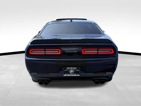 Used 2016 Dodge Challenger R/T w/ Driver Convenience Group image 5