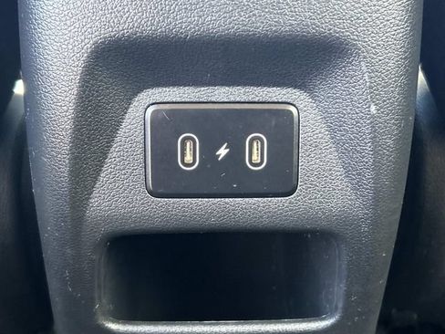 Certified 2024 Hyundai Venue SEL FWD image 15