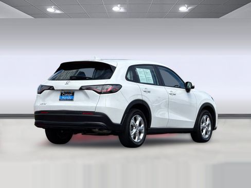 Used 2023 Honda HR-V LX image 8