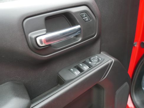 Certified 2024 Chevrolet Silverado 1500 Custom Trail Boss w/ Turbomax Blackout Package AWD/4WD image 19